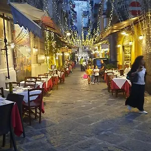https://white-home-quartieri-spagnoli.hotels-amalfi.com